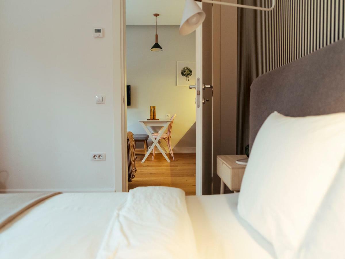 Boutique Luxury Flats - La Maison Du Petit Paris Bucharest Exterior photo